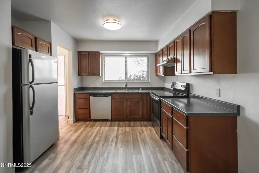 129 Smithridge, Reno, Nevada 89502, 2 Bedrooms Bedrooms, ,2 BathroomsBathrooms,Residential,Residential,Smithridge,250058454