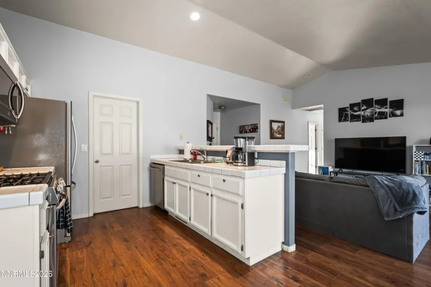 712 Hastings, Fernley, Nevada 89408, 3 Bedrooms Bedrooms, ,2 BathroomsBathrooms,Residential,Residential,Hastings,260002908