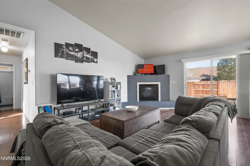 712 Hastings, Fernley, Nevada 89408, 3 Bedrooms Bedrooms, ,2 BathroomsBathrooms,Residential,Residential,Hastings,260002908