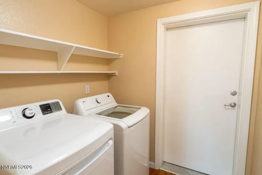 9050 Double R, Reno, Nevada 89521, 2 Bedrooms Bedrooms, ,2 BathroomsBathrooms,Residential,Residential,Double R,260002915