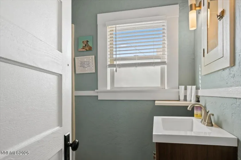 621 Forest, Reno, Nevada 89509, 3 Bedrooms Bedrooms, ,2 BathroomsBathrooms,Residential,Residential,Forest,260002916