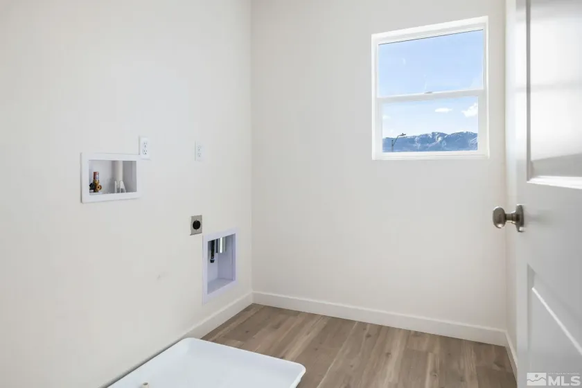 357 Halite, Dayton, Nevada 89403, 3 Bedrooms Bedrooms, ,3 BathroomsBathrooms,Residential,Residential,Halite,260002921