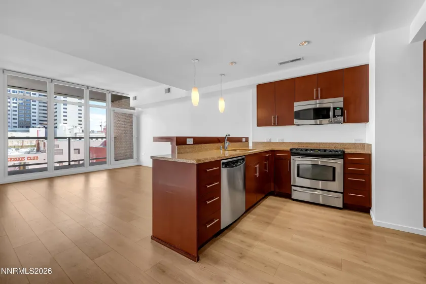 255 Sierra, Reno, Nevada 89501, 1 Bedroom Bedrooms, ,1 BathroomBathrooms,Residential,Residential,Sierra,260002925