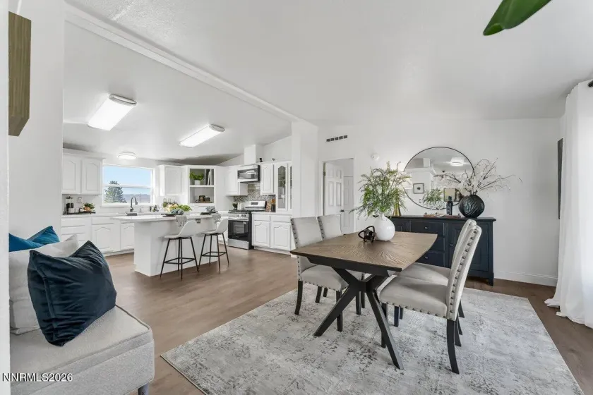 22225 Topaz Lake, Lovelock, Nevada 89419, 3 Bedrooms Bedrooms, ,2 BathroomsBathrooms,Residential,Residential,Topaz Lake,260002938