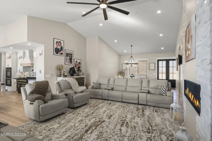 7201 Silver King, Sparks, Nevada 89436, 4 Bedrooms Bedrooms, ,4 BathroomsBathrooms,Residential,Residential,Silver King,260001369