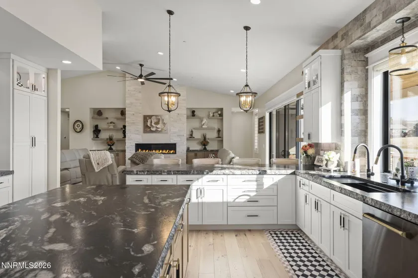 7201 Silver King, Sparks, Nevada 89436, 4 Bedrooms Bedrooms, ,4 BathroomsBathrooms,Residential,Residential,Silver King,260001369