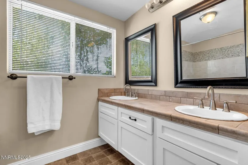 831 Blue Falls, Reno, Nevada 89511, 4 Bedrooms Bedrooms, ,3 BathroomsBathrooms,Residential,Residential,Blue Falls,260002945