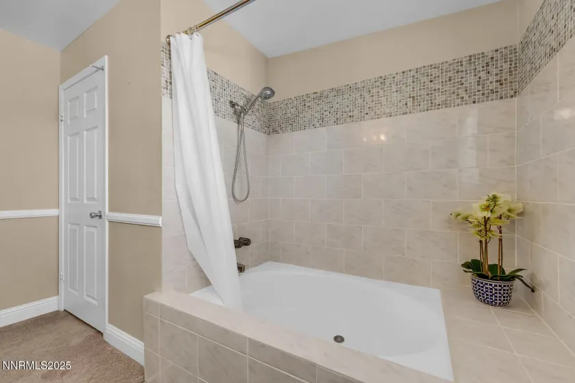 831 Blue Falls, Reno, Nevada 89511, 4 Bedrooms Bedrooms, ,3 BathroomsBathrooms,Residential,Residential,Blue Falls,260002945