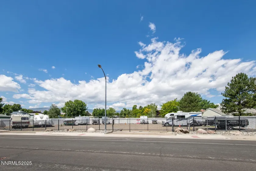 831 Blue Falls, Reno, Nevada 89511, 4 Bedrooms Bedrooms, ,3 BathroomsBathrooms,Residential,Residential,Blue Falls,260002945