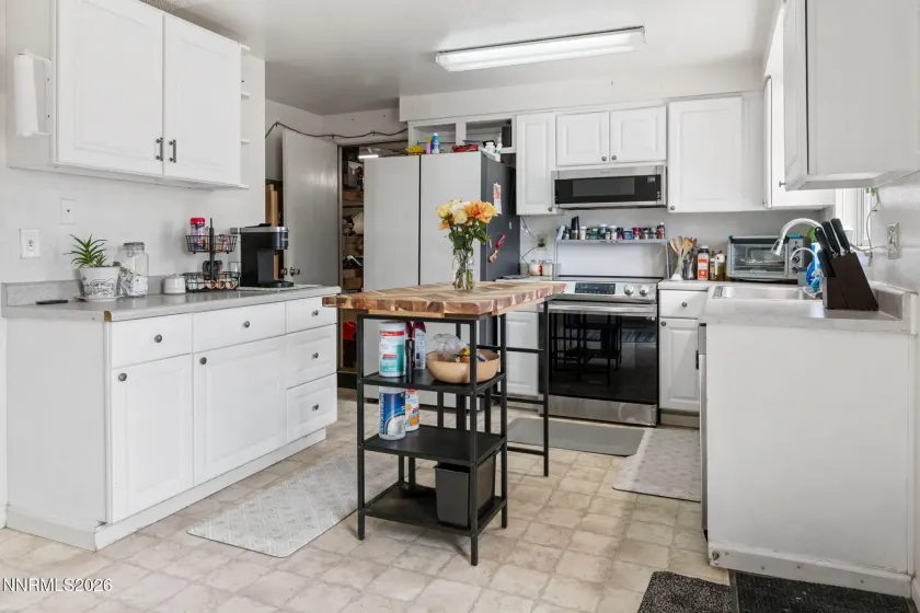 196 Six Mile Canyon, Dayton, Nevada 89403, 4 Bedrooms Bedrooms, ,2 BathroomsBathrooms,Residential,Residential,Six Mile Canyon,260002948