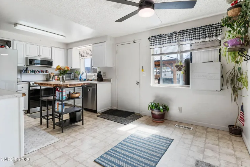 196 Six Mile Canyon, Dayton, Nevada 89403, 4 Bedrooms Bedrooms, ,2 BathroomsBathrooms,Residential,Residential,Six Mile Canyon,260002948