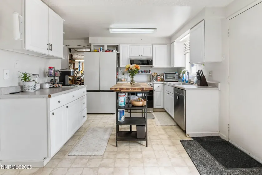 196 Six Mile Canyon, Dayton, Nevada 89403, 4 Bedrooms Bedrooms, ,2 BathroomsBathrooms,Residential,Residential,Six Mile Canyon,260002948