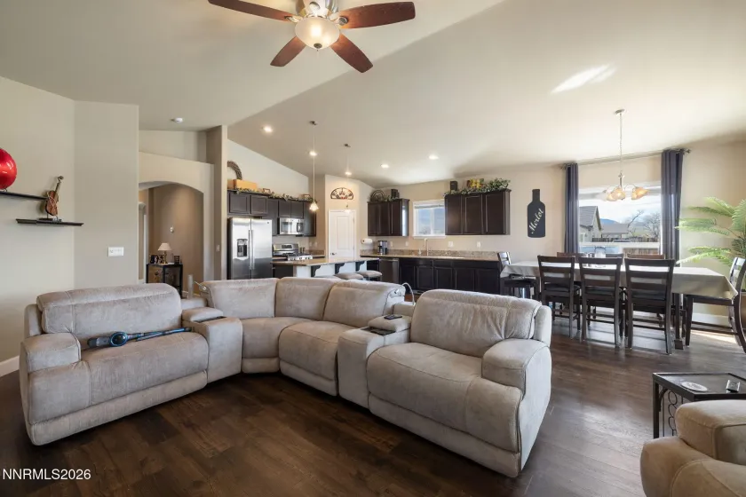 201 Verre, Dayton, Nevada 89403, 3 Bedrooms Bedrooms, ,2 BathroomsBathrooms,Residential,Residential,Verre,260002954