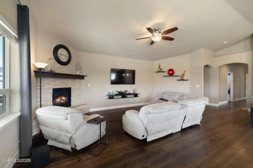 201 Verre, Dayton, Nevada 89403, 3 Bedrooms Bedrooms, ,2 BathroomsBathrooms,Residential,Residential,Verre,260002954