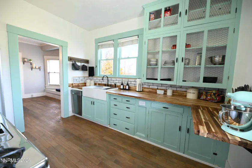 1185 Truckee, Fernley, Nevada 89408, 4 Bedrooms Bedrooms, ,2 BathroomsBathrooms,Residential,Residential,Truckee,260002946