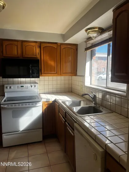 1331 Ashby, Carson City, Nevada 89701, 2 Bedrooms Bedrooms, ,3 BathroomsBathrooms,Residential,Residential,Ashby,260002955