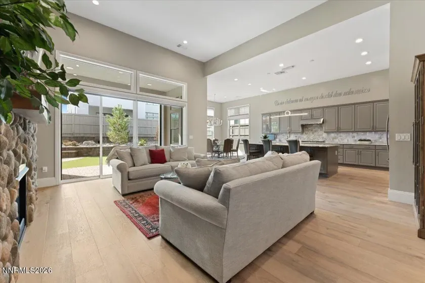 722 Pleasant Oak, Reno, Nevada 89511, 3 Bedrooms Bedrooms, ,4 BathroomsBathrooms,Residential,Residential,Pleasant Oak,260002968