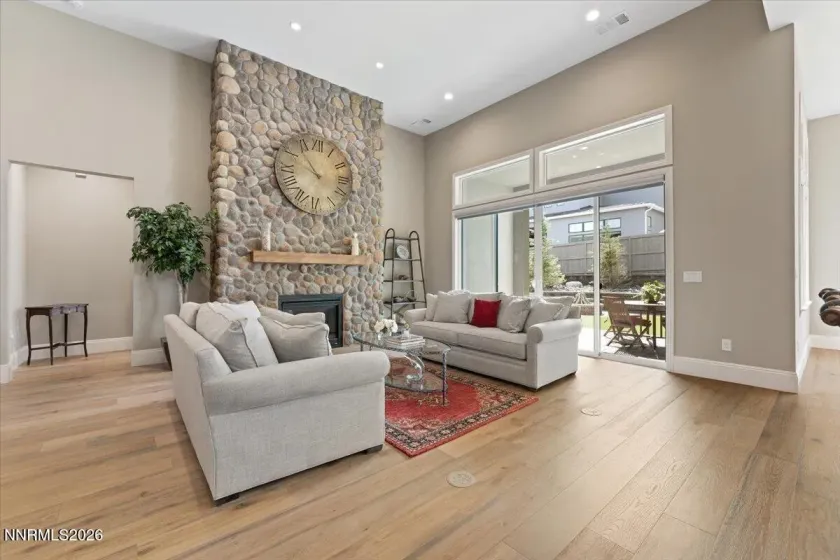 722 Pleasant Oak, Reno, Nevada 89511, 3 Bedrooms Bedrooms, ,4 BathroomsBathrooms,Residential,Residential,Pleasant Oak,260002968