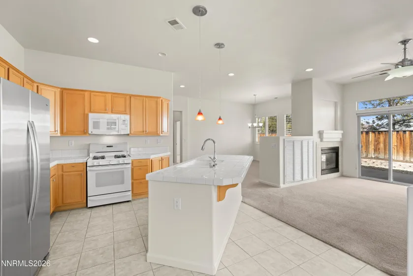 1641 Emerald Bay, Reno, Nevada 89521, 3 Bedrooms Bedrooms, ,2 BathroomsBathrooms,Residential,Residential,Emerald Bay,260002973