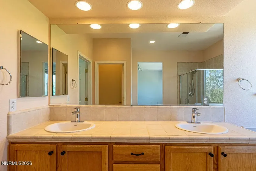 932 Lakeview, Dayton, Nevada 89403, 3 Bedrooms Bedrooms, ,3 BathroomsBathrooms,Residential,Residential,Lakeview,0,250056496