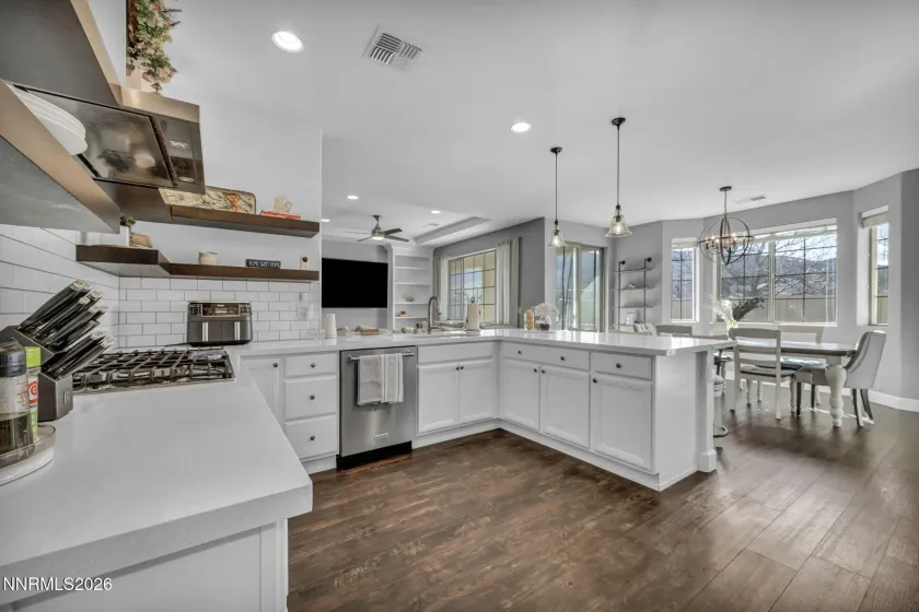 2426 Silver Maple, Reno, Nevada 89521, 3 Bedrooms Bedrooms, ,2 BathroomsBathrooms,Residential,Residential,Silver Maple,260002982