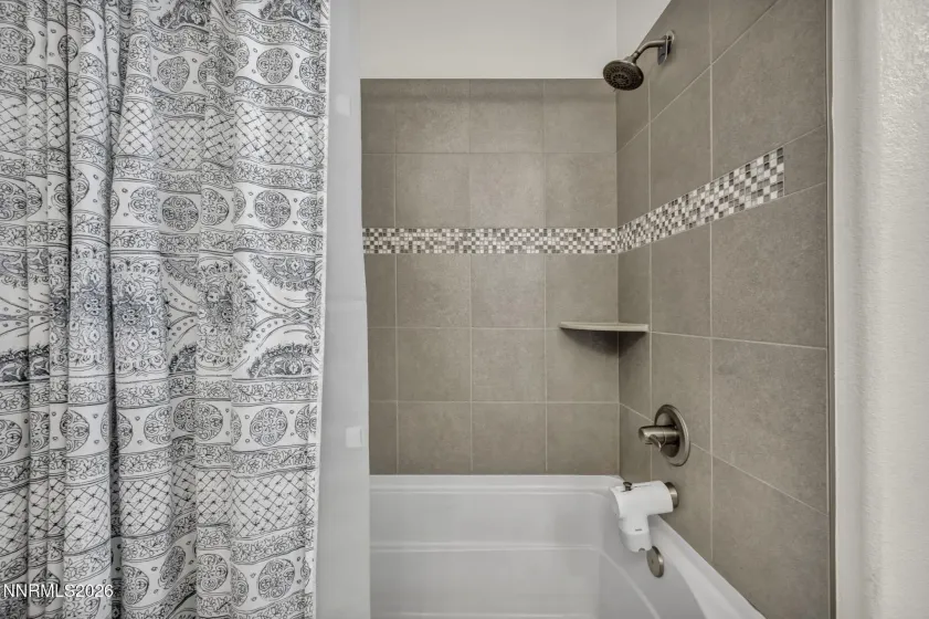 2426 Silver Maple, Reno, Nevada 89521, 3 Bedrooms Bedrooms, ,2 BathroomsBathrooms,Residential,Residential,Silver Maple,260002982