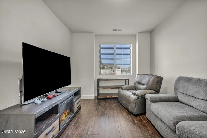 2426 Silver Maple, Reno, Nevada 89521, 3 Bedrooms Bedrooms, ,2 BathroomsBathrooms,Residential,Residential,Silver Maple,260002982