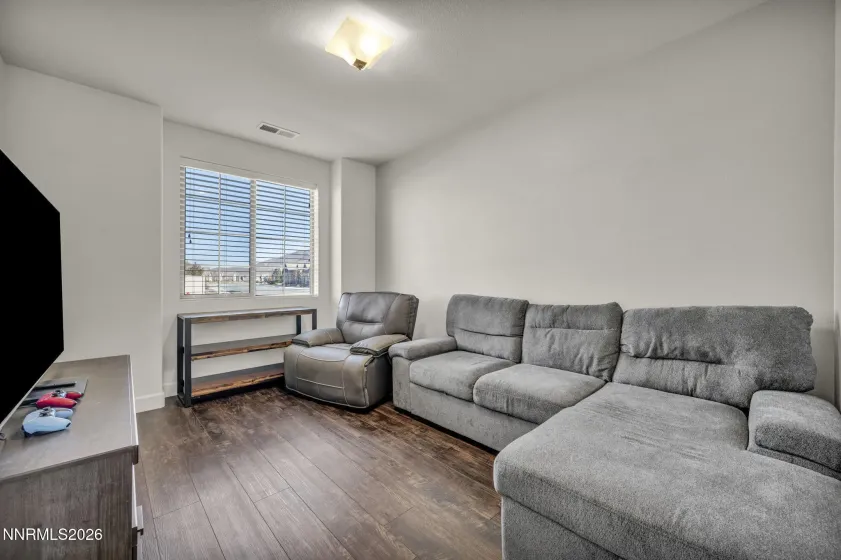 2426 Silver Maple, Reno, Nevada 89521, 3 Bedrooms Bedrooms, ,2 BathroomsBathrooms,Residential,Residential,Silver Maple,260002982