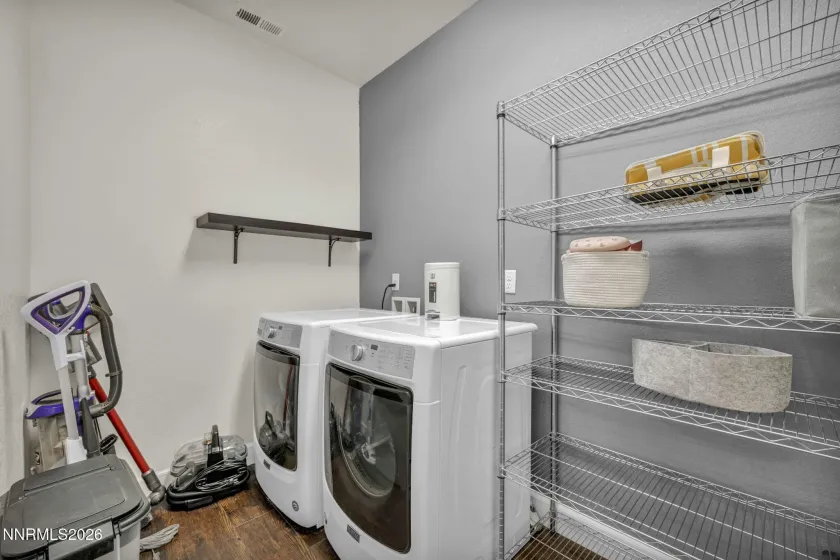 2426 Silver Maple, Reno, Nevada 89521, 3 Bedrooms Bedrooms, ,2 BathroomsBathrooms,Residential,Residential,Silver Maple,260002982