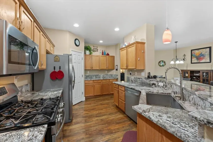 668 Canary, Fernley, Nevada 89408, 3 Bedrooms Bedrooms, ,2 BathroomsBathrooms,Residential,Residential,Canary,260002983