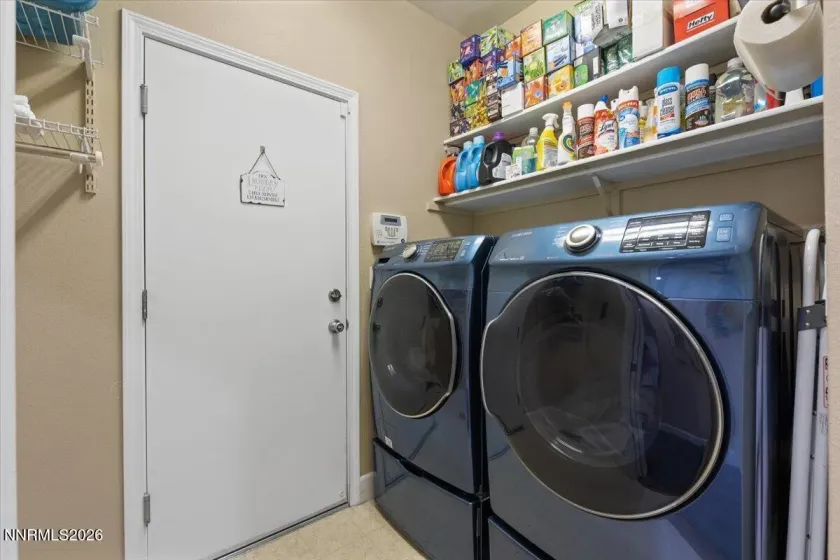 668 Canary, Fernley, Nevada 89408, 3 Bedrooms Bedrooms, ,2 BathroomsBathrooms,Residential,Residential,Canary,260002983