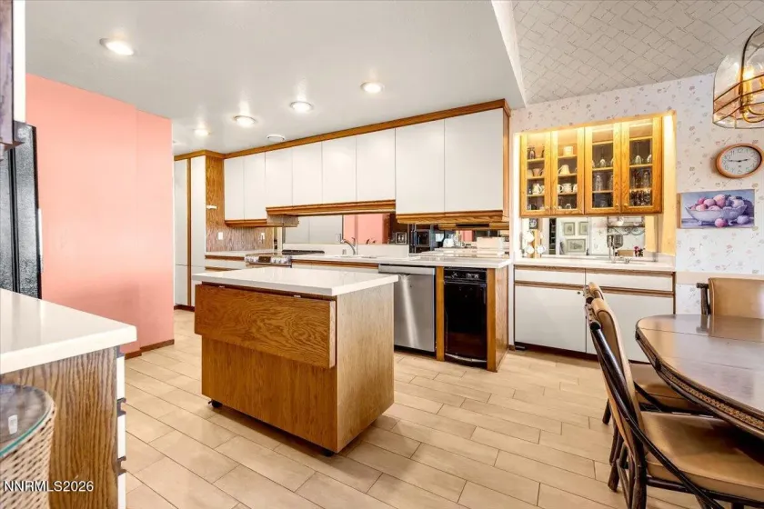 100 Moore, Reno, Nevada 89509, 5 Bedrooms Bedrooms, ,4 BathroomsBathrooms,Residential,Residential,Moore,260003003