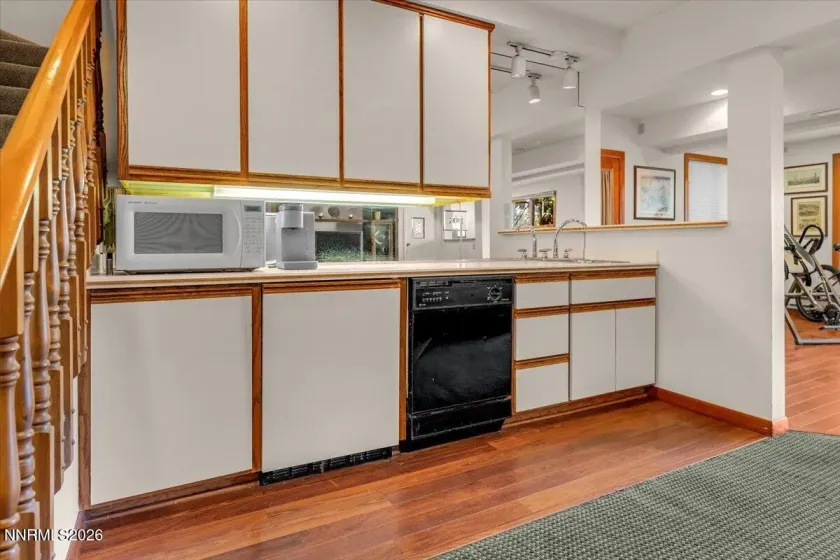 100 Moore, Reno, Nevada 89509, 5 Bedrooms Bedrooms, ,4 BathroomsBathrooms,Residential,Residential,Moore,260003003