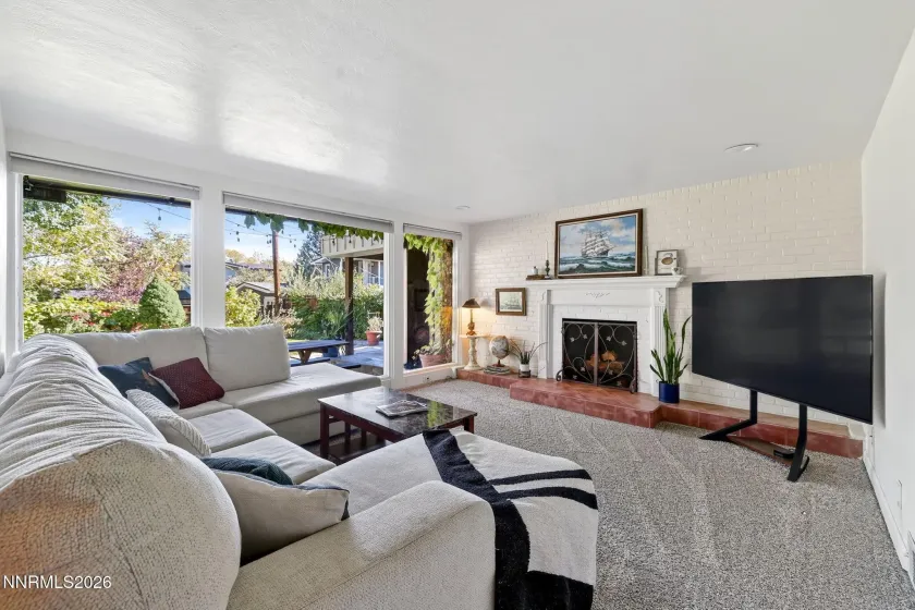 1464 Mark Twain, Reno, Nevada 89509, 3 Bedrooms Bedrooms, ,2 BathroomsBathrooms,Residential,Residential,Mark Twain,260000959