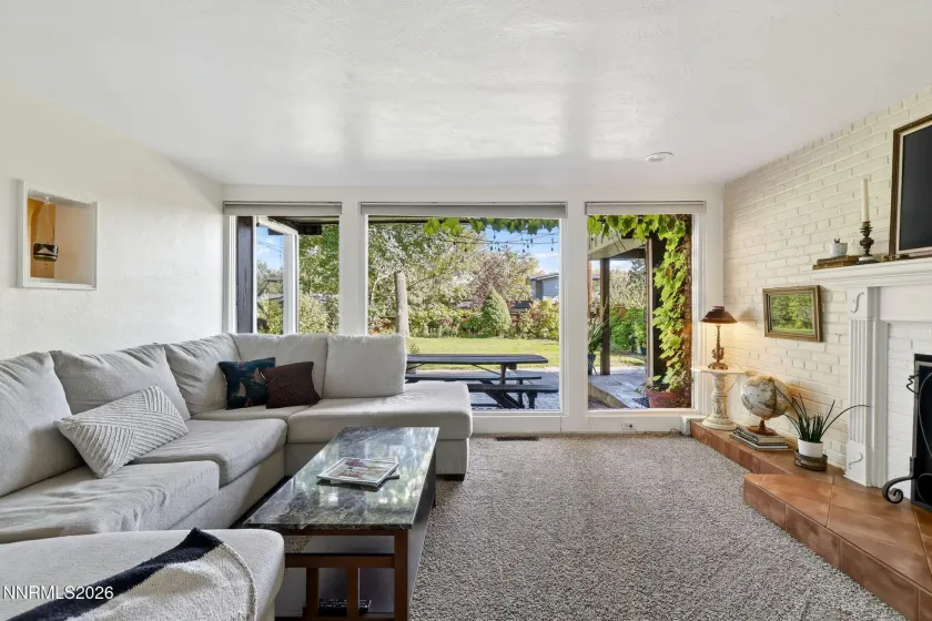 1464 Mark Twain, Reno, Nevada 89509, 3 Bedrooms Bedrooms, ,2 BathroomsBathrooms,Residential,Residential,Mark Twain,260000959