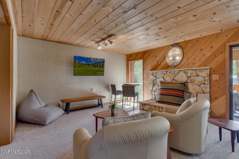 345 Granite, Stateline, Nevada 89449, 4 Bedrooms Bedrooms, ,4 BathroomsBathrooms,Residential,Residential,Granite,260003013