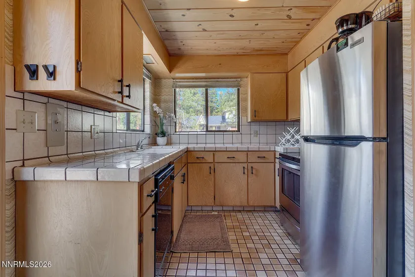 345 Granite, Stateline, Nevada 89449, 4 Bedrooms Bedrooms, ,4 BathroomsBathrooms,Residential,Residential,Granite,260003013