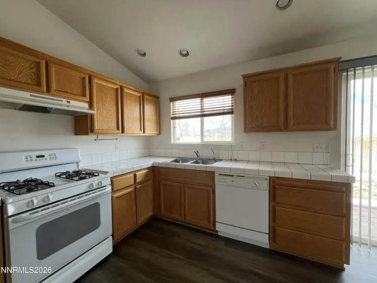 298 Emigrant, Fernley, Nevada 89408, 3 Bedrooms Bedrooms, ,2 BathroomsBathrooms,Residential,Residential,Emigrant,260003015