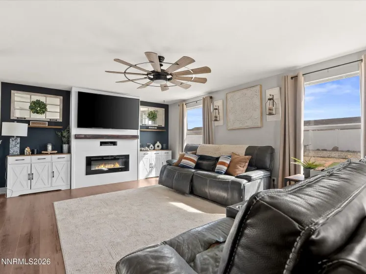 1329 White Bluffs, Fernley, Nevada 89408, 3 Bedrooms Bedrooms, ,2 BathroomsBathrooms,Residential,Residential,White Bluffs,260003020