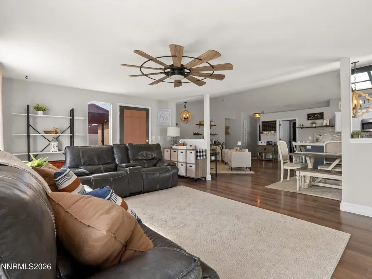 1329 White Bluffs, Fernley, Nevada 89408, 3 Bedrooms Bedrooms, ,2 BathroomsBathrooms,Residential,Residential,White Bluffs,260003020