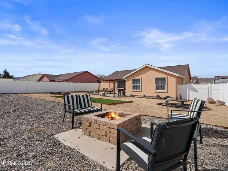 1329 White Bluffs, Fernley, Nevada 89408, 3 Bedrooms Bedrooms, ,2 BathroomsBathrooms,Residential,Residential,White Bluffs,260003020