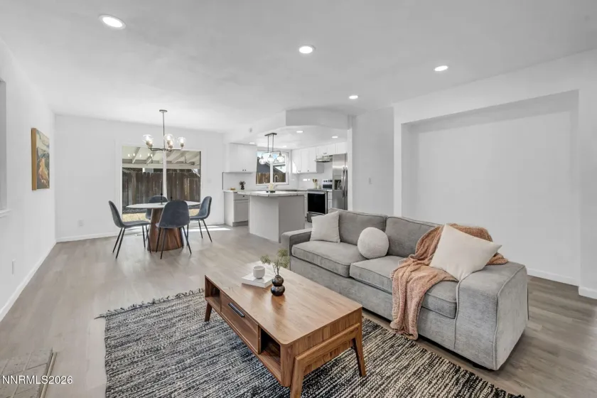 2719 Chavez, Reno, Nevada 89502, 3 Bedrooms Bedrooms, ,3 BathroomsBathrooms,Residential,Residential,Chavez,250051816