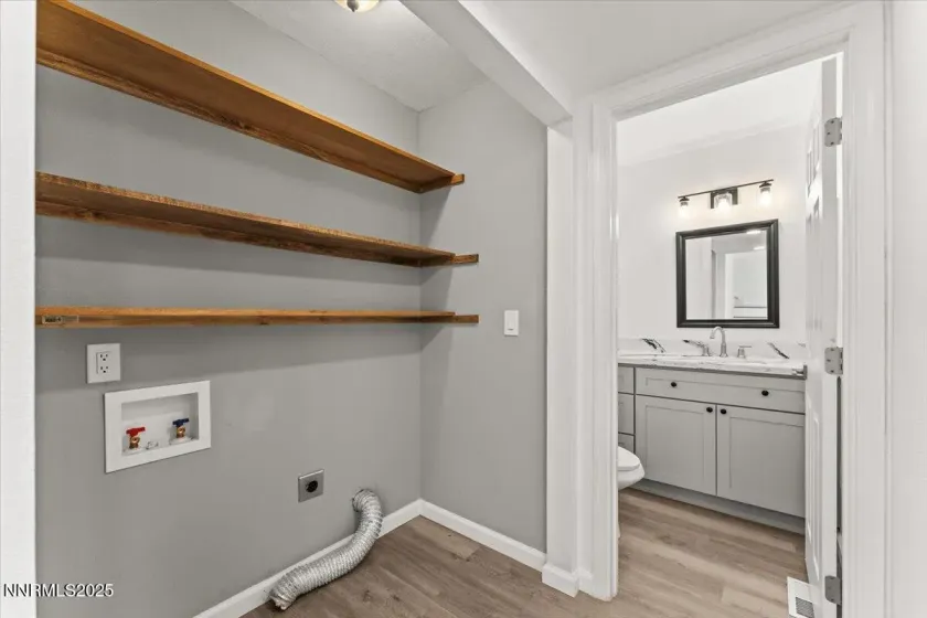 2719 Chavez, Reno, Nevada 89502, 3 Bedrooms Bedrooms, ,3 BathroomsBathrooms,Residential,Residential,Chavez,250051816