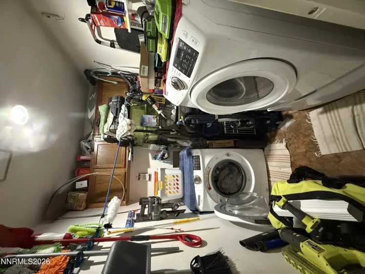 8790 Dixon, Reno, Nevada 89511, 2 Bedrooms Bedrooms, ,1 BathroomBathrooms,Residential,Residential,Dixon,260003031