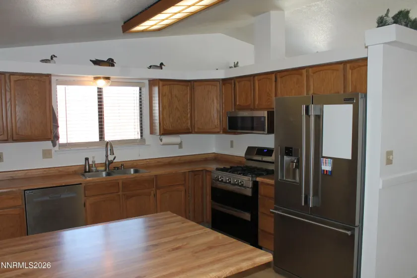 11000 Bighorn, Reno, Nevada 89508, 3 Bedrooms Bedrooms, ,2 BathroomsBathrooms,Residential,Residential,Bighorn,260003042