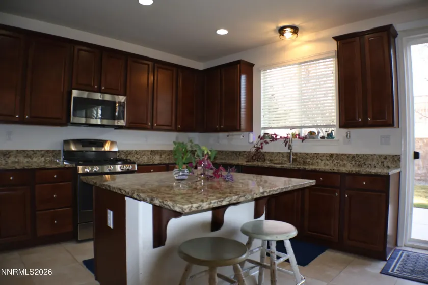 2056 Whitecliff, Reno, Nevada 89521, 3 Bedrooms Bedrooms, ,3 BathroomsBathrooms,Residential,Residential,Whitecliff,260003050