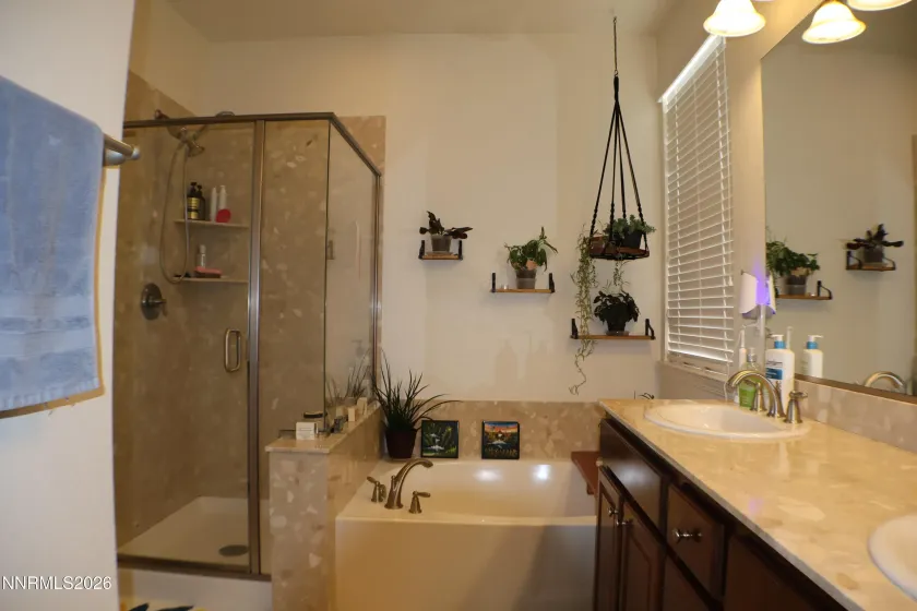 2056 Whitecliff, Reno, Nevada 89521, 3 Bedrooms Bedrooms, ,3 BathroomsBathrooms,Residential,Residential,Whitecliff,260003050