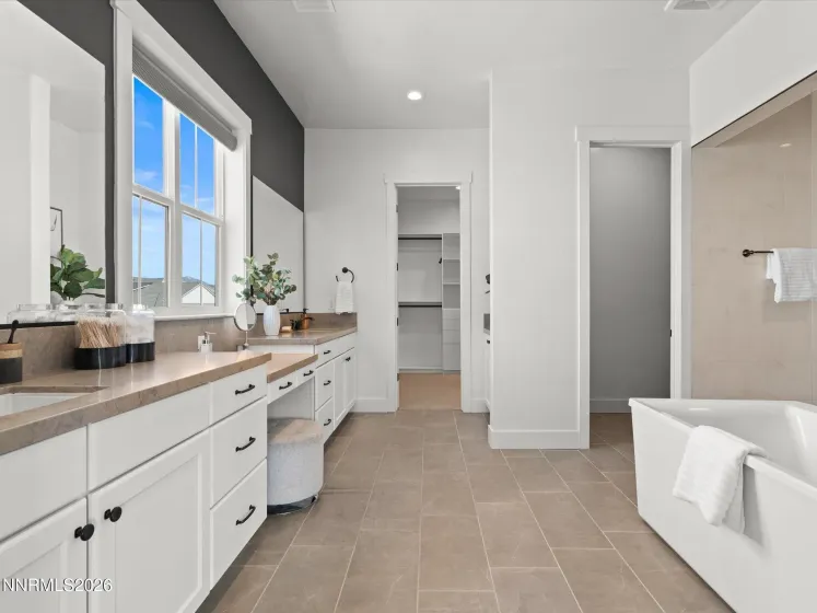 718 Marewood, Reno, Nevada 89511, 5 Bedrooms Bedrooms, ,6 BathroomsBathrooms,Residential,Residential,Marewood,260003060