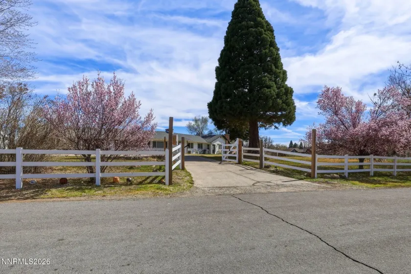 500 Sierra Manor, Reno, Nevada 89511, 3 Bedrooms Bedrooms, ,2 BathroomsBathrooms,Residential,Residential,Sierra Manor,260003066