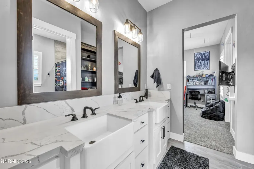 1409 Hunters Point, Gardnerville, Nevada 89410, 4 Bedrooms Bedrooms, ,5 BathroomsBathrooms,Residential,Residential,Hunters Point,260003068